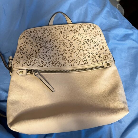 Cream Back Pack - Picture 1 of 3